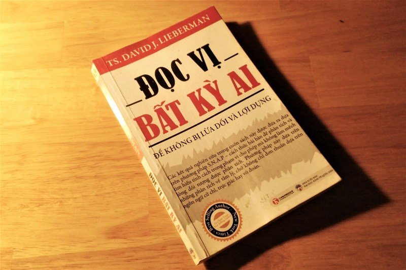 doc-vi-nguoi-khac-bi-quyet-bao-ve-ban-than-khoi-lua-doi-va-loi-dung-truyenchuhay-vn-1-2